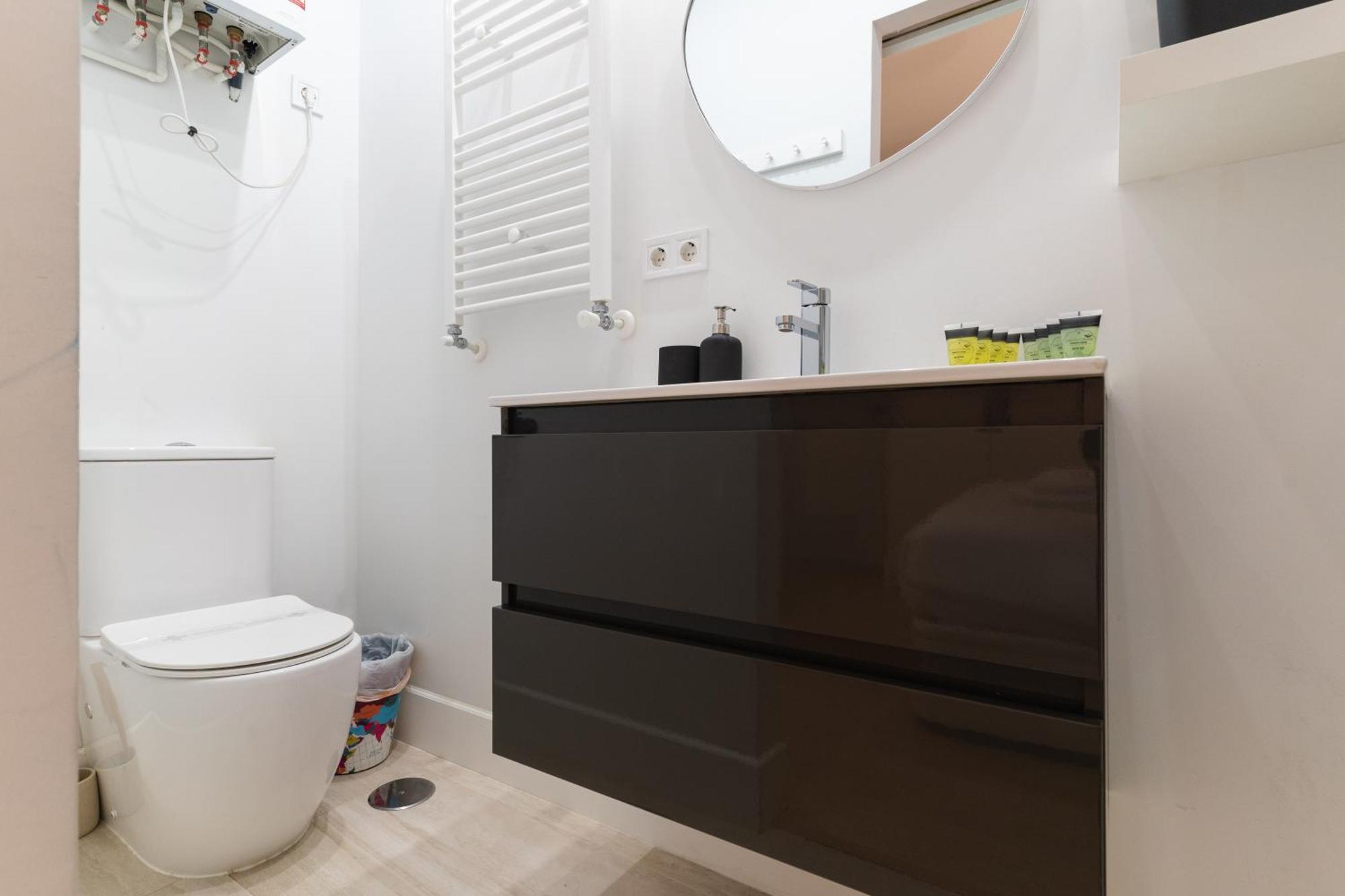 Cozy And Central-1Bd 1Bth- Cortes Lägenhet Madrid Exteriör bild