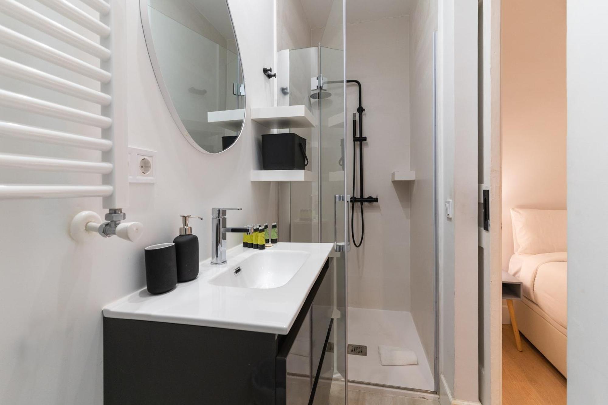 Cozy And Central-1Bd 1Bth- Cortes Lägenhet Madrid Exteriör bild