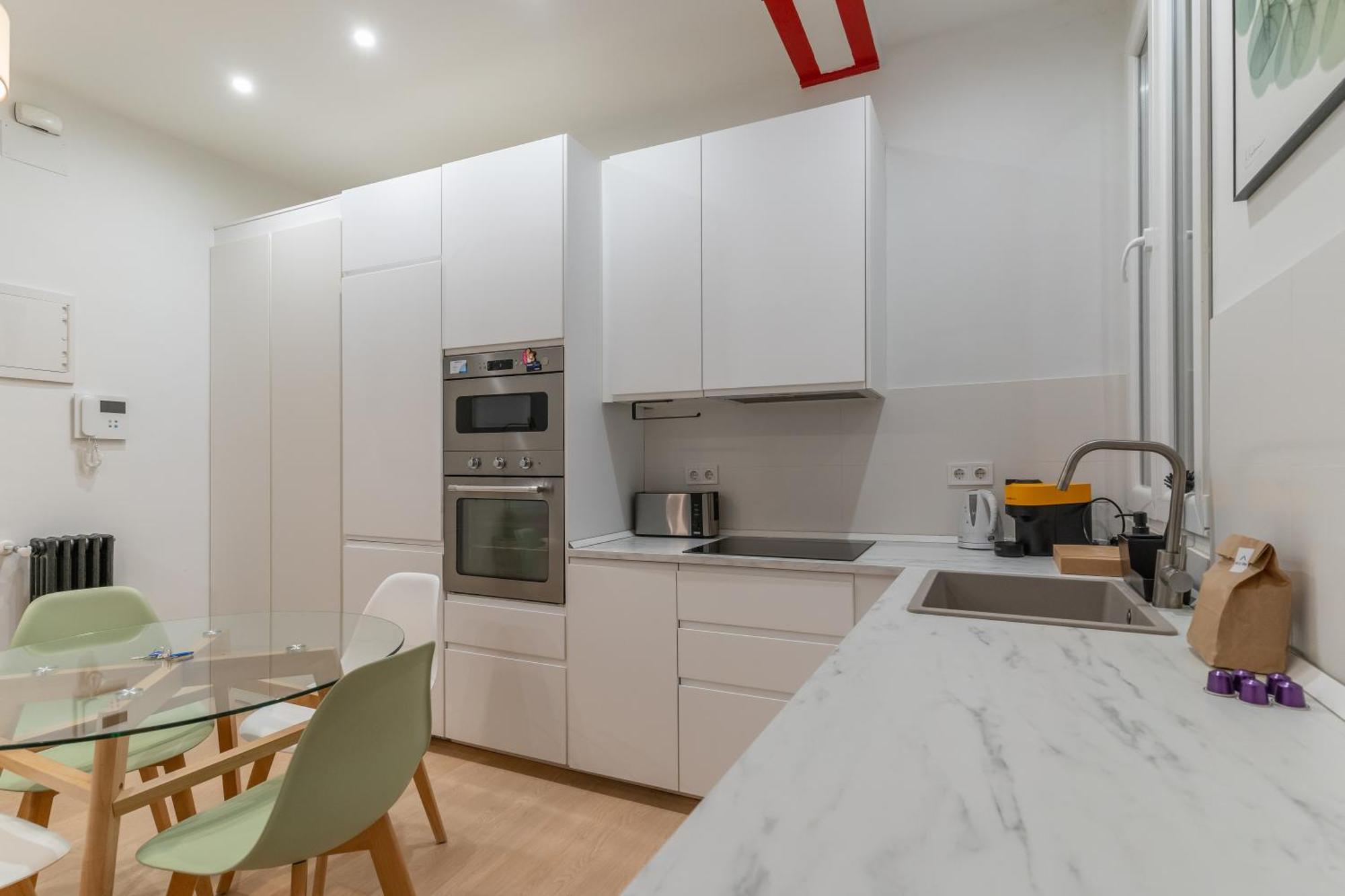 Cozy And Central-1Bd 1Bth- Cortes Lägenhet Madrid Exteriör bild